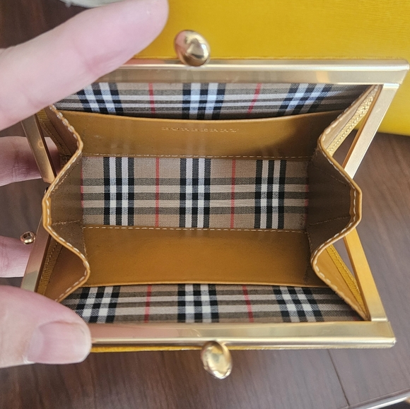 Burberry Bundle! Gorgeous Top Handle Bag And Matching Wallet In EUC - Picture 13 of 16